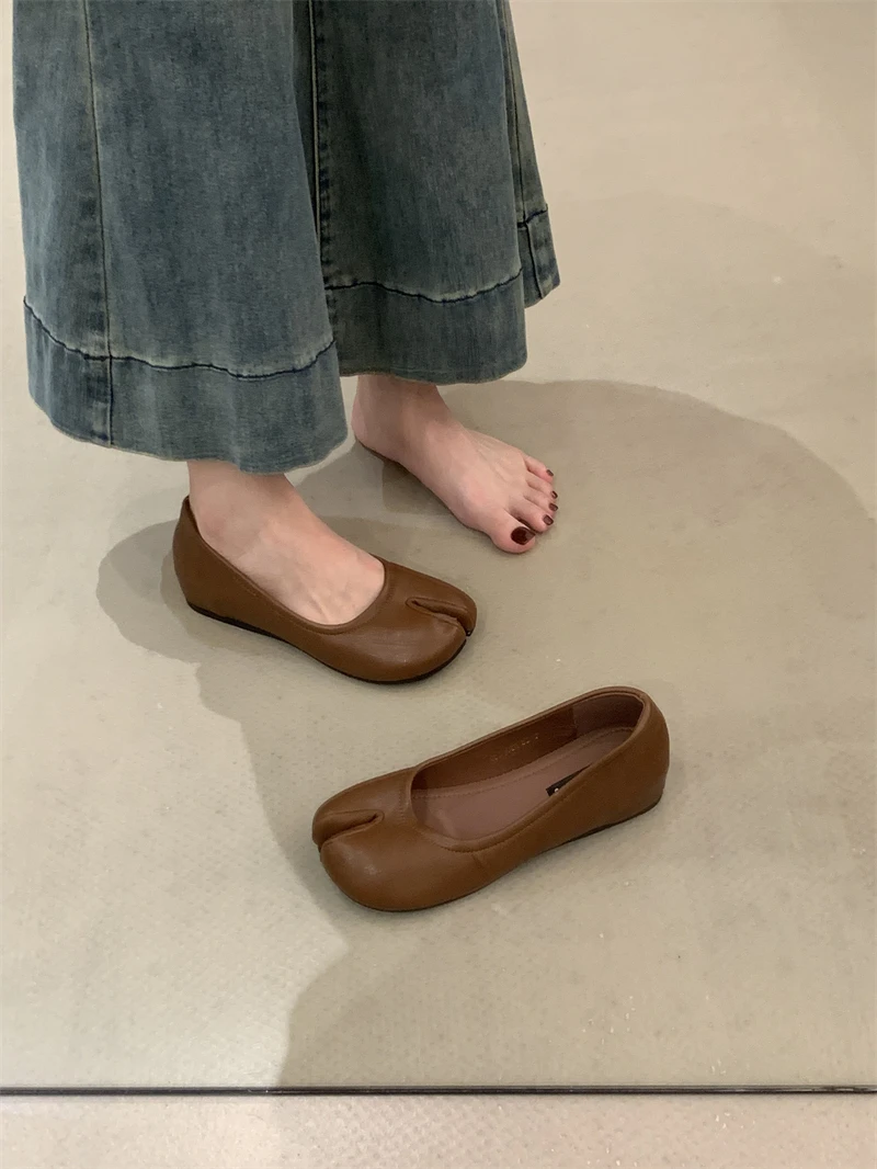2025 Elastic Slip On Shoes Woman Solid Leather Flats Soft Sole Femme Split Toe Mocasines Mujer Trotter Bare Foot Walking Loafers