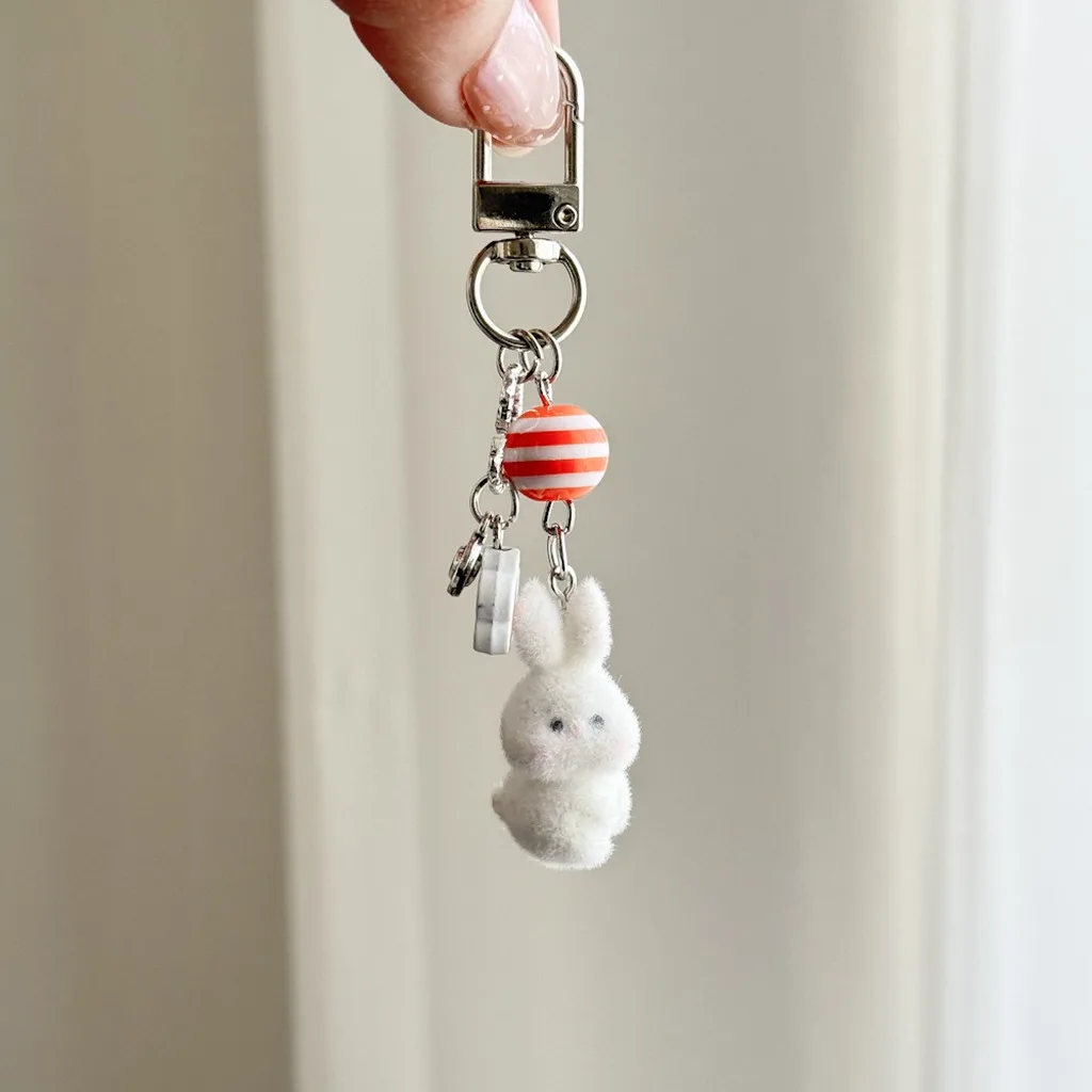 Camera Decoration White Clasp Key Chain Rabbit Key Chain Lightweight Carrot Themed Key Chain For Cute Accessories Phone