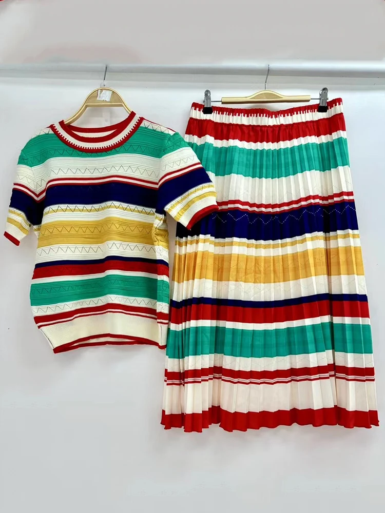 

2025 Summer Women's Retro Color blocked Striped Knitted Knitted Sweater Two Piece Set+Loose pleated Half body Skirt Fashion Set