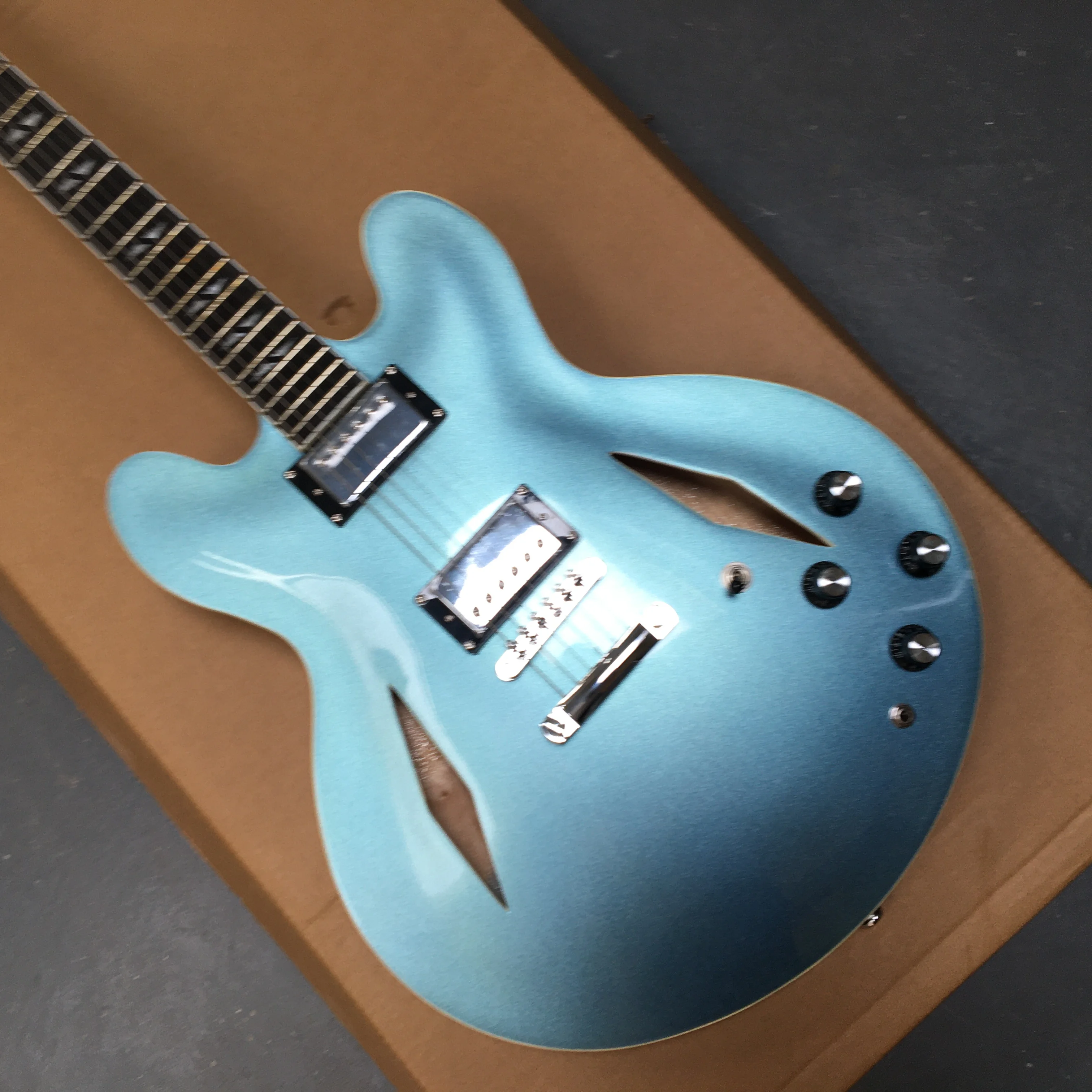 

Синяя электрогитара, гитары с теплым и насыщенным звучанием для джаз-рока, 22-клавишная электрогитара.