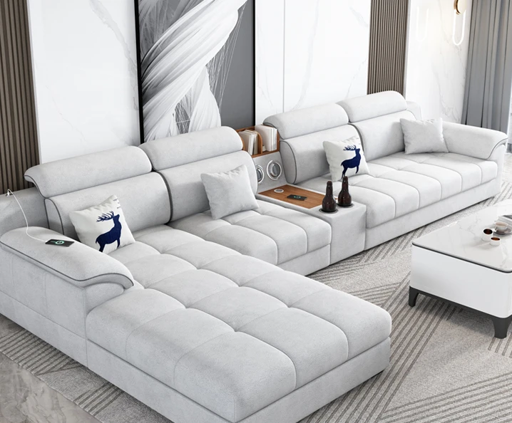 

Гостиная современная, роскошная. Комбинация дивана размером благородного потреха изготовлена из технологической ткани.