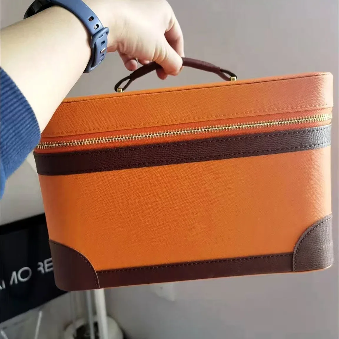 New Women Large Capacity Makeup Bag Girl Cosmetic Case High Quality Leather Female Make Up Box Essential Oil Bottle Storage Bag