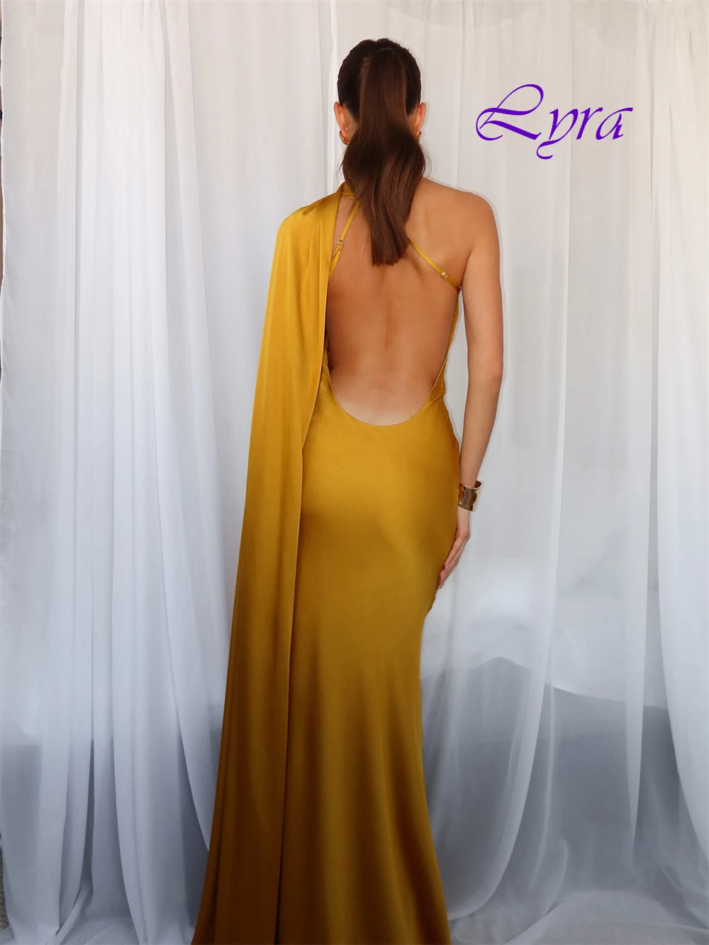 فستان سهرة بسيط مخصص ومثبت للمناسبات الخاصة من الساتان الرسمي وفساتين كوكتيل بأربطة من الخلف