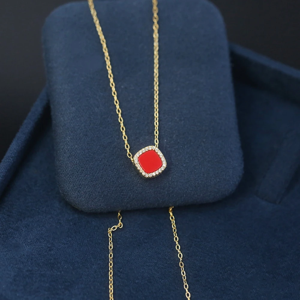 Zircon Rimmed Red Necklace Retro Coin Good Luck Signifies Elegant Light Luxury Collarbone Chain