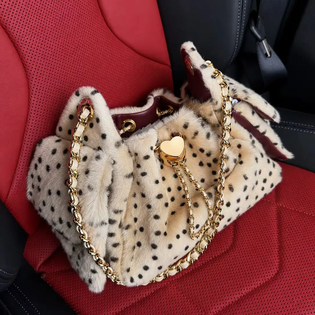 sac-seau-tendance-2026-en-fausse-fourrure-a-pois-leopard-sac-fourre-tout-de-luxe-en-peluche-avec-cordon-de-serrage-et-chaine-petit-sac-a-bandouliere-de-createur