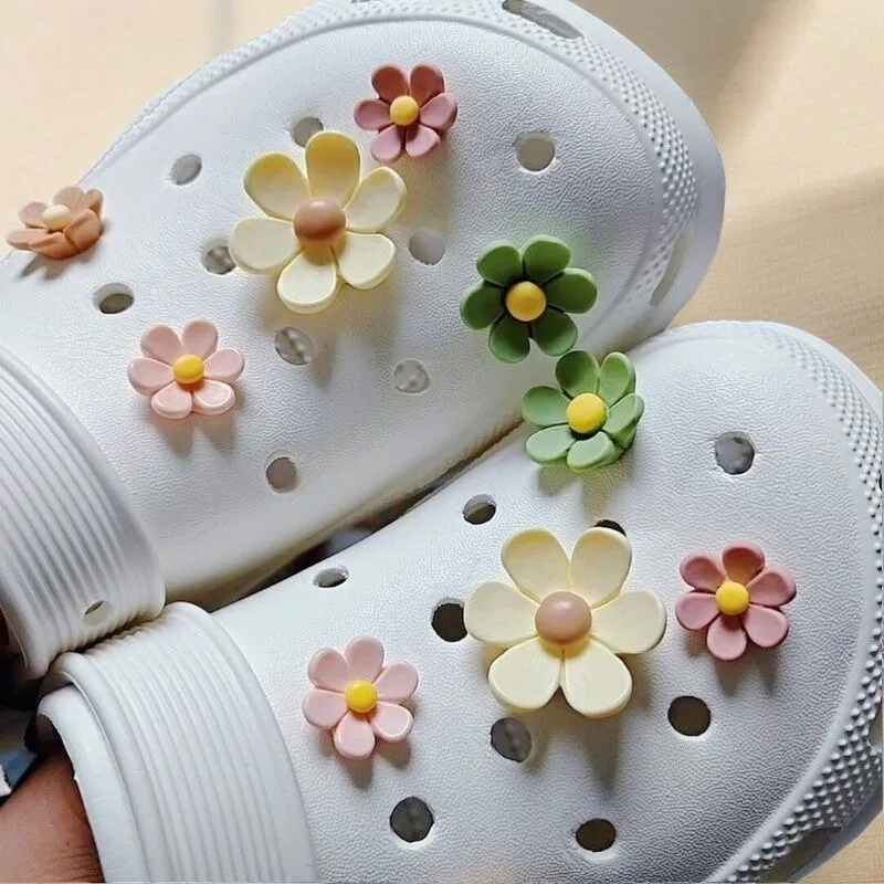Whole Set Hot DIY Hole Shoes Charms for White Daisy Sunflower Combination Designer Quality Garden Shoe Decoration Girl Gift