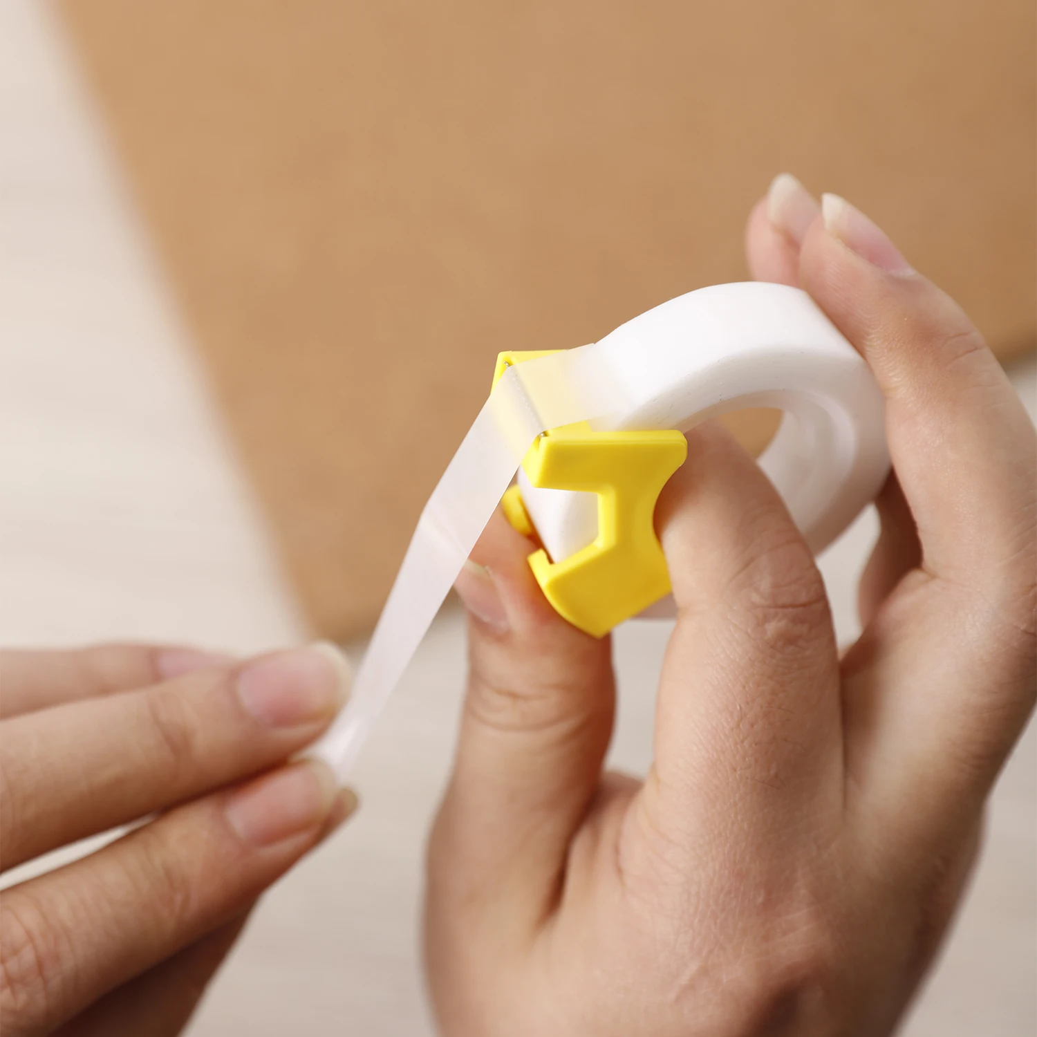 Set Dispenser Pita Deli dengan Pita Perekat 12mm x 18.3m, 2 Gulungan, Kuning