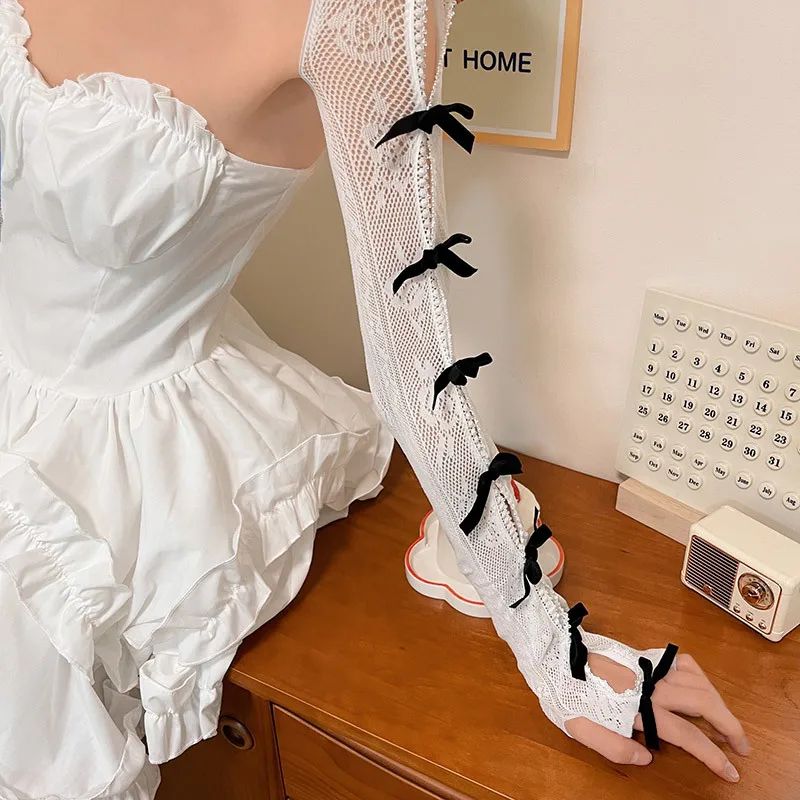 Set di maniche a scialle in un pezzo con fiocco in pizzo Guanti da sposa da ballo in rete da donna Accessori per le mani Guanti sexy in rete floreale scavati