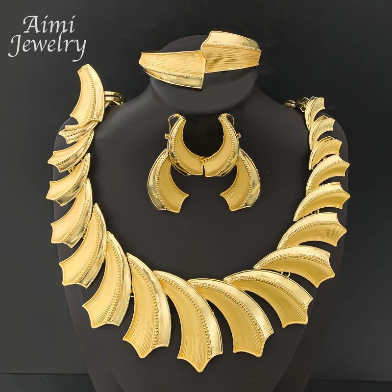 4Pcs Jewelry Set Special Texture Golden Collar Choker Women Chunky Necklace Earring Bracelet Ring Bridal Wedding Party Gifts