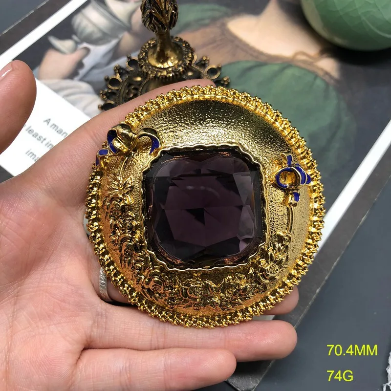 Western Retro Jewelry Engraving Craft Enamel Glaze Purple Faceted Gemstone Brooch Plated with Real Gold Creative Design Pin