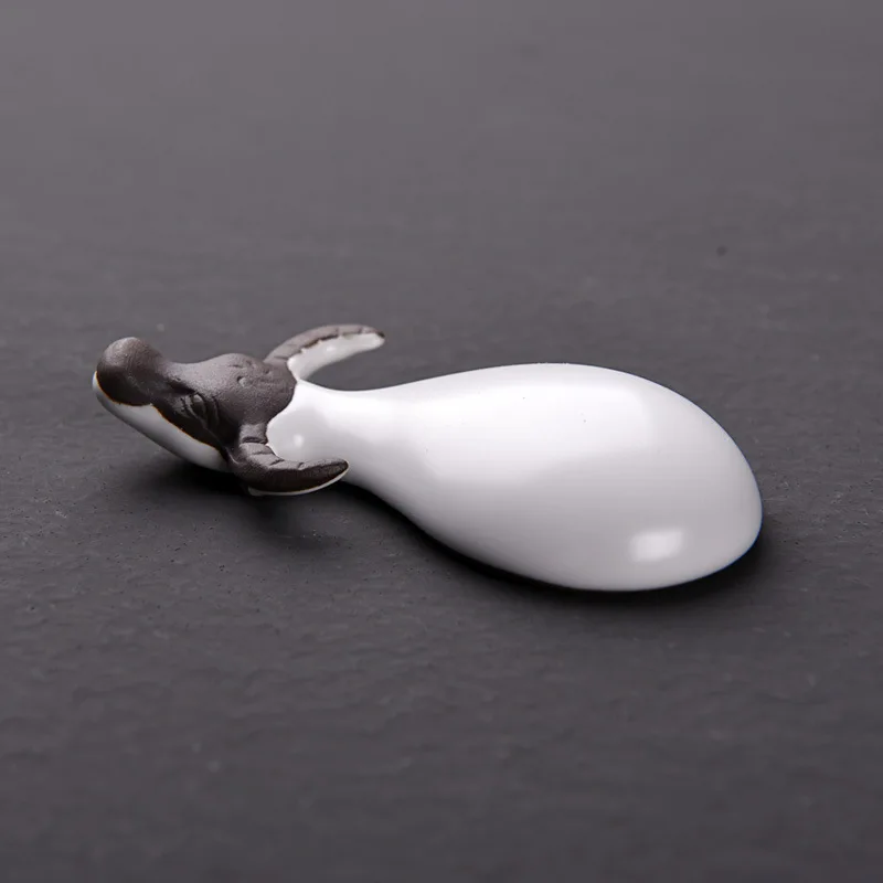 السيراميك الجاموس Kawaii غرفة ديكور الشاي الحيوانات الأليفة زخرفة الكونغ فو طقم شاي اكسسوارات Ge فرن الماشية ديكور المنزل كليب حامل فرشاة #5