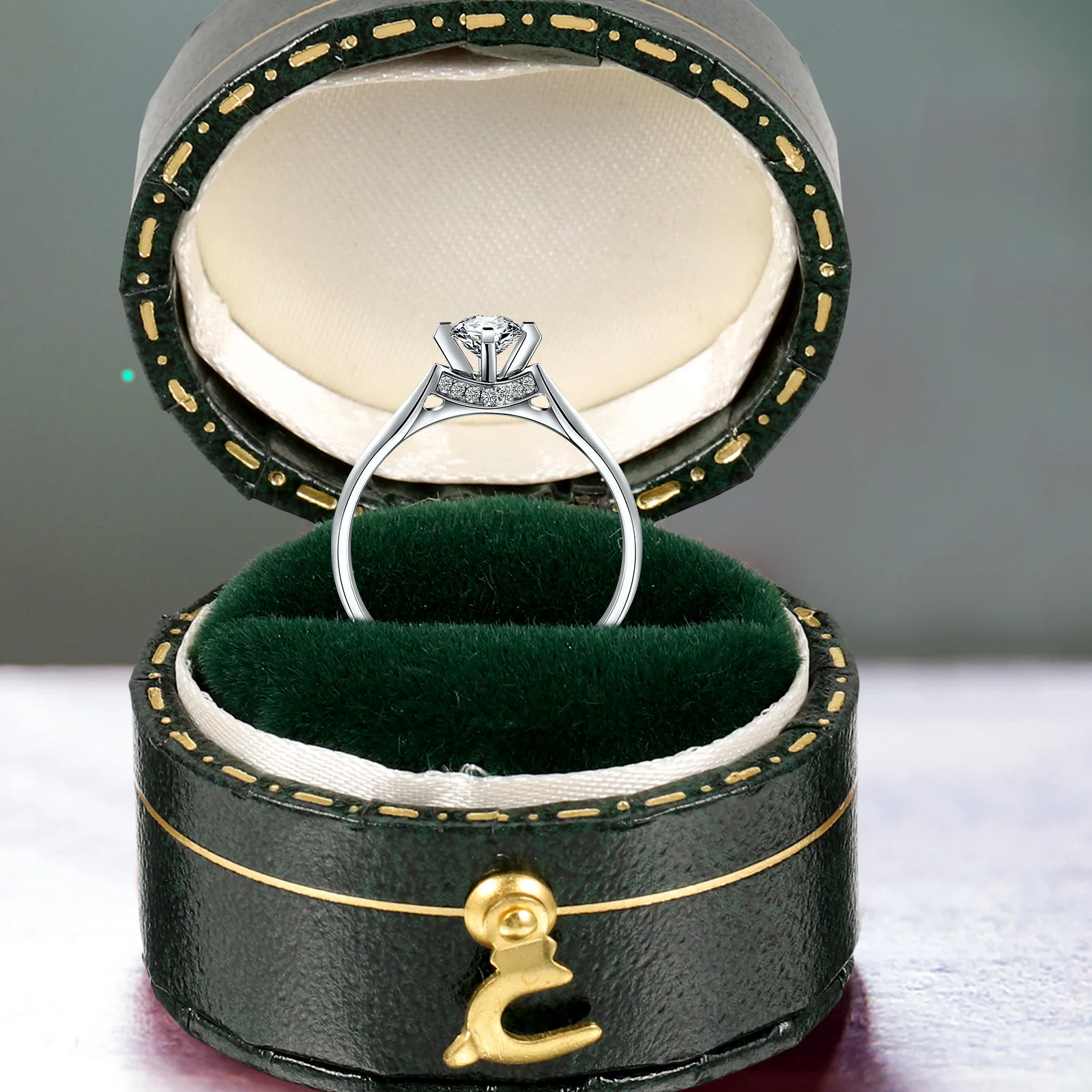 

Rings Storage Organizer Ring Gift Box Vintage Small Portable Ring Case Oval Green Gift Romantic Wedding Jewelry Display