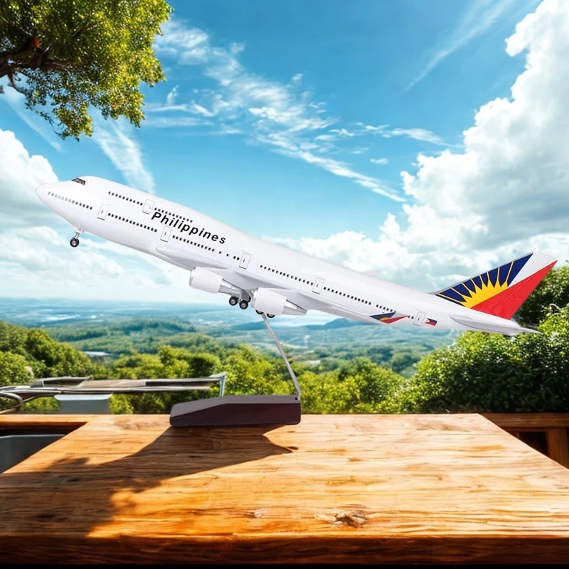 

Home Decoration Souvenir Plane 47CM Philippinesi Airways Aircraft B747 Aircraft Model Aircraft Kit with LED Lights Touch