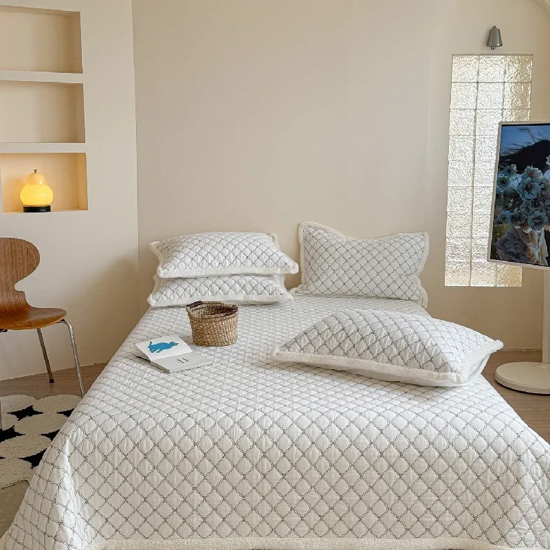 Plush Lace Cotton Quilt Set 3Pcs, Solid Color Embroidered Stitching Bedspread, Soft Skin-Friendly Lightweight Padded Comforter