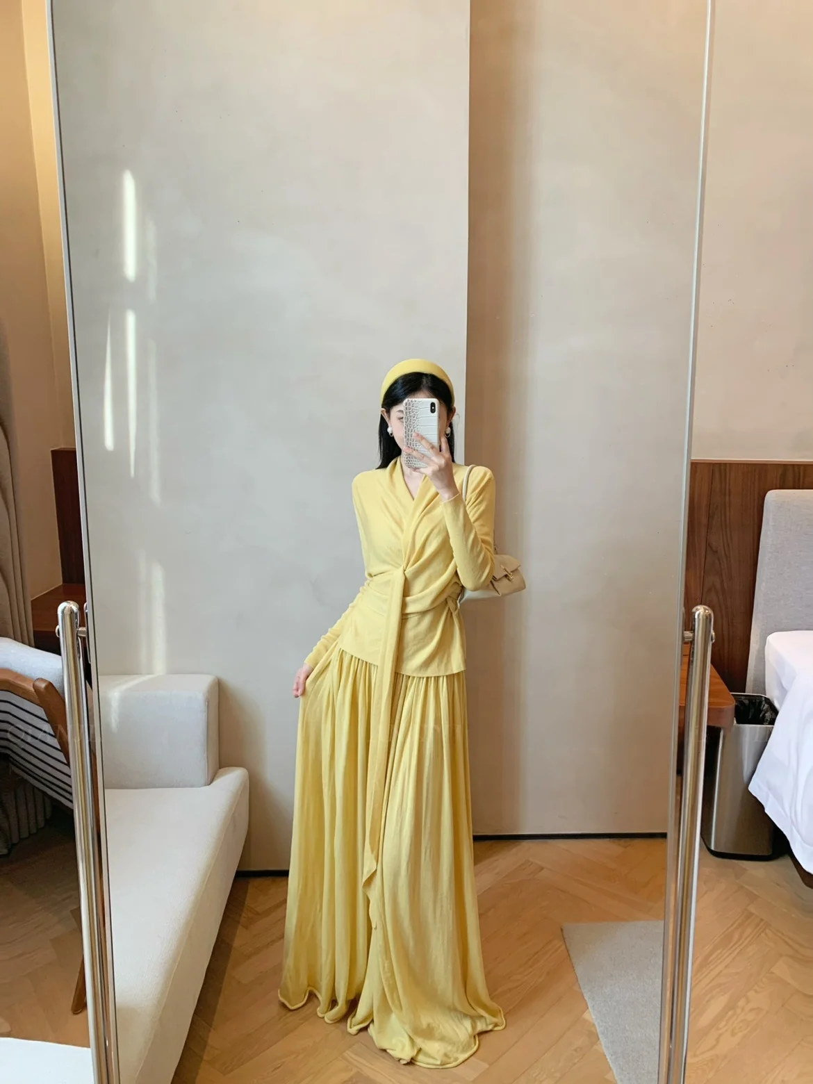 

Желтый асимметричный длинный вязаный топ и юбка с поясом и высокой талией, плиссированный повседневный комплект Sle Faion, большие размеры