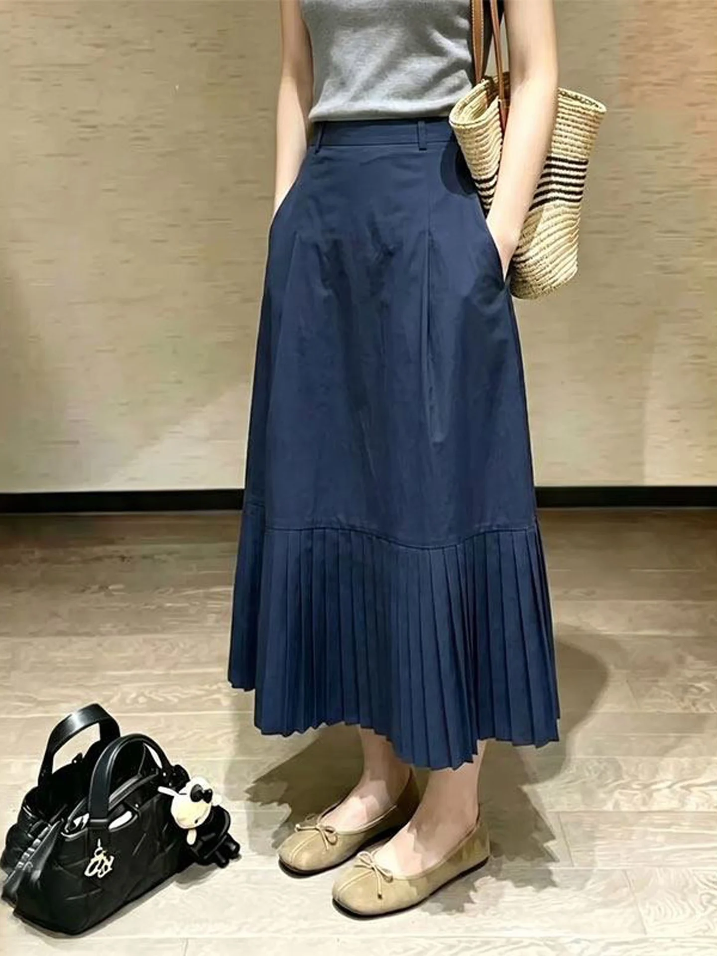 Fashionable Pleated Midi Skirt Women's Loose Comfortable Splicing Design High Waist A-Line Skirt Commute Korean Style