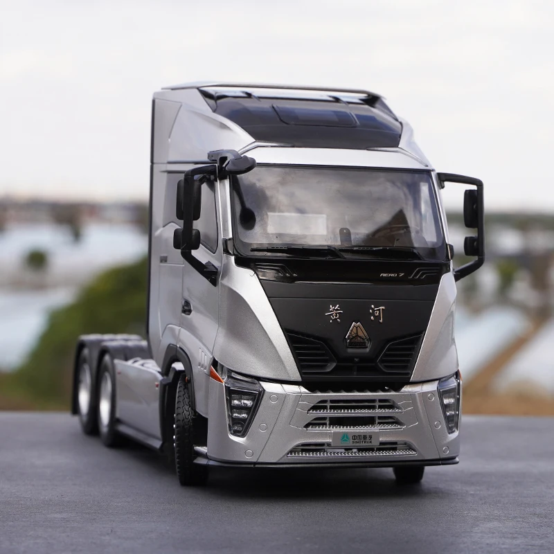 

1:24 Original China National Heavy Duty Truck Yellow River Tractor, New Yellow River Tractor Collection Alloy Heavy Duty Truck