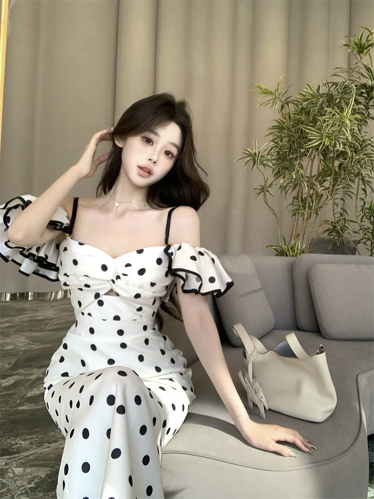 

One shoulder French polka dot short sleeved dress women's summer slim fit dress long design buttocks Dress