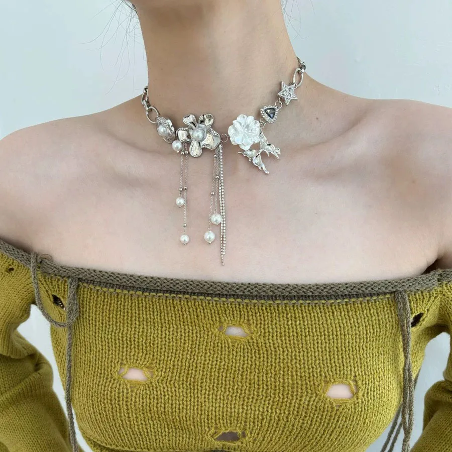 

Exaggerated Romantic Elegant Flower Tassel Necklace Metal Butterfly Vintage Pearl Choker Jewelry for Women Aesthetic Accessorie