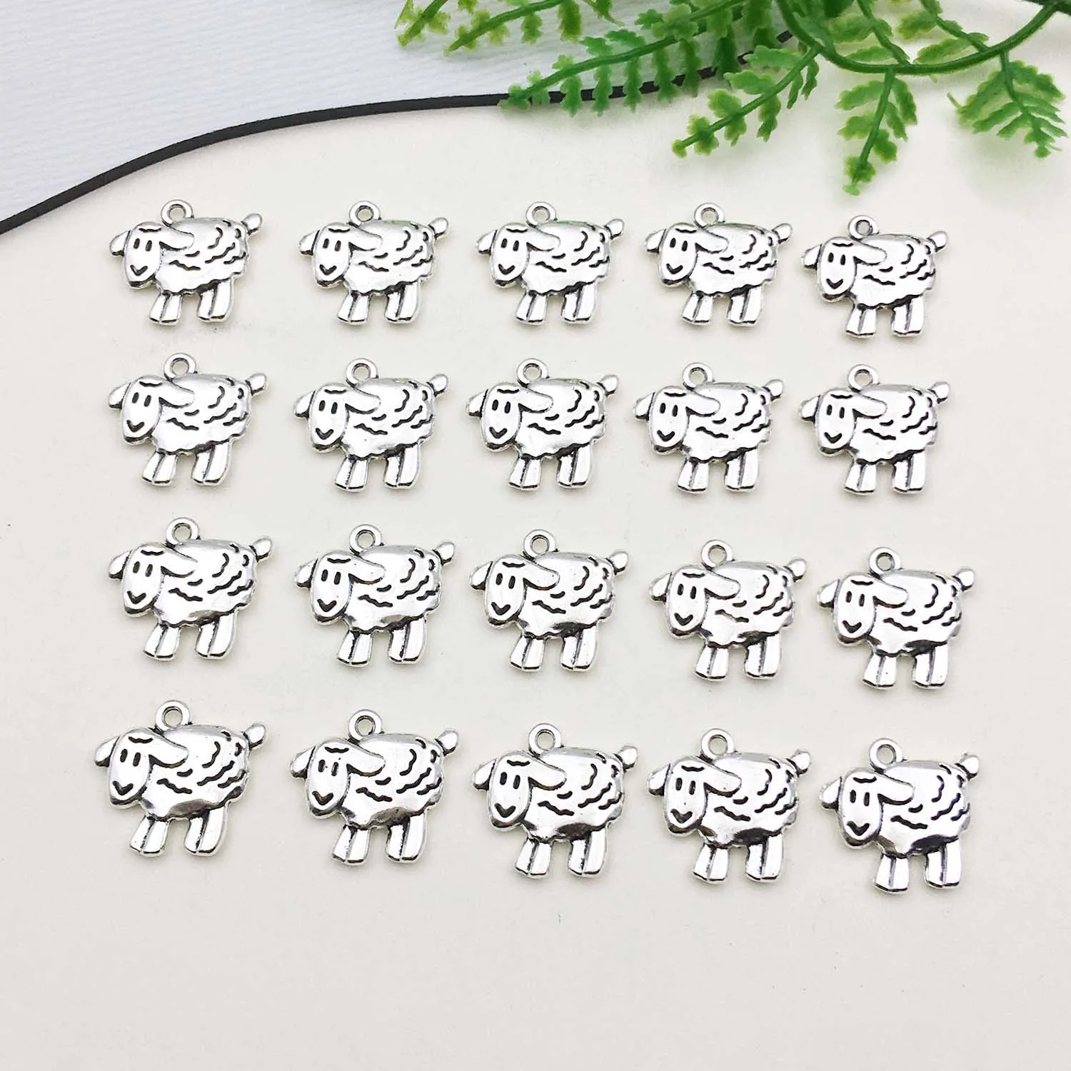 10/20 Antique Silvery Sheep Charm Alloy Cartoon Animal Pendants For DIY Jewelry Making Findings Craft Accessories