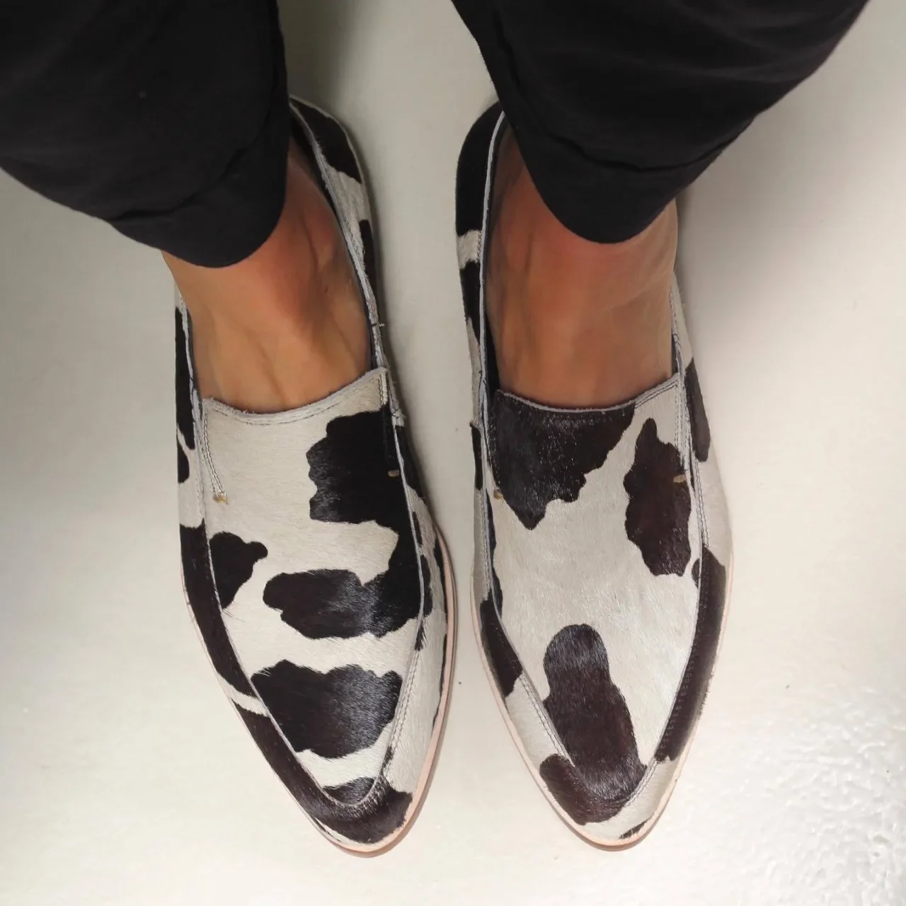 

Sneakers Shoes Women Pointed 40-43 Shallow Mouth Cow Pattern Large Size Casual Single Shoes for Women zapatos de mujer