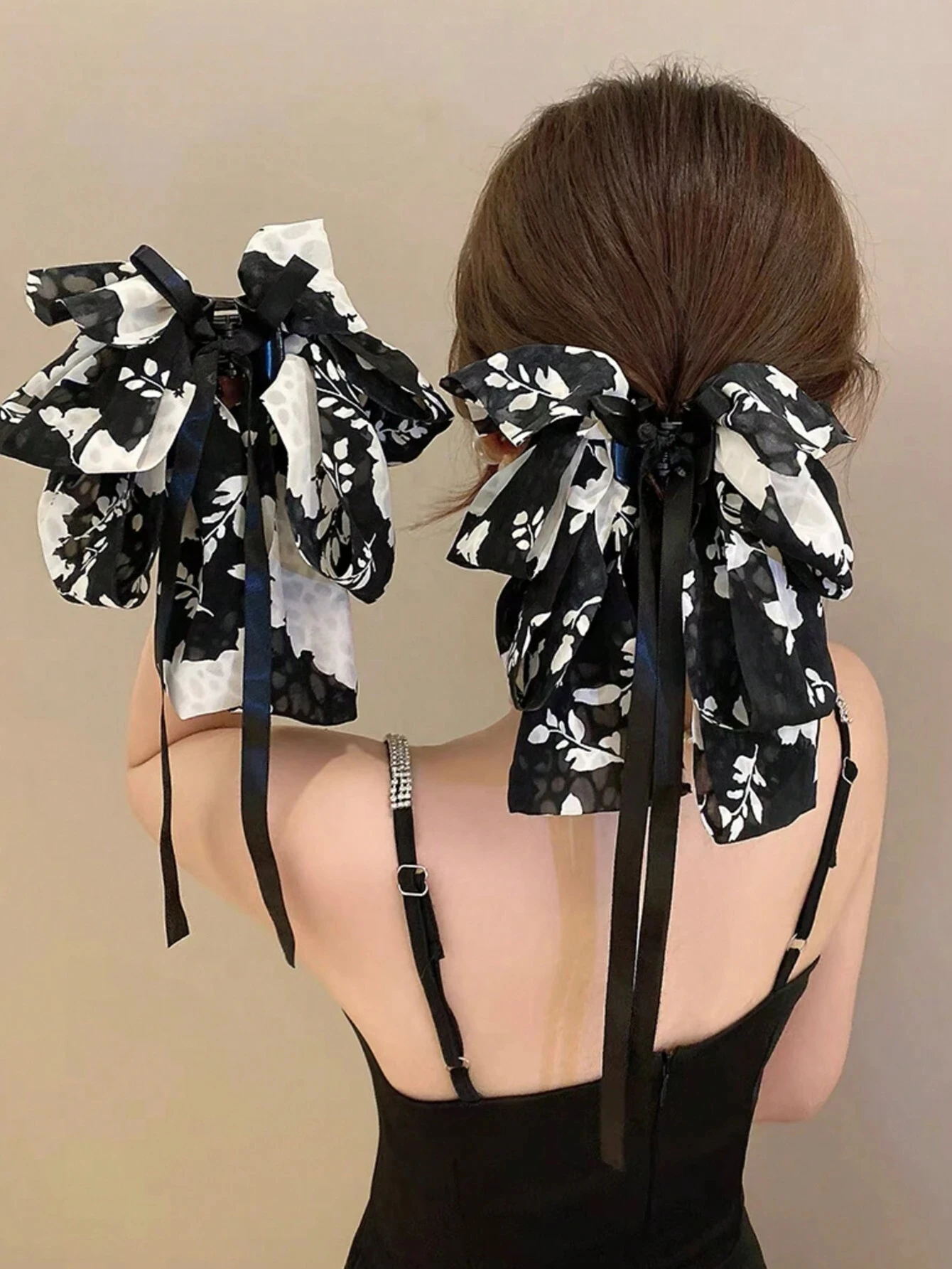 

1/2Pcs Large Hair Claw Clip For Women Fabric Black White Flower Print Claw Clips Bow Hair Jaw Clip Hair Clamps Hair Catcher Clip