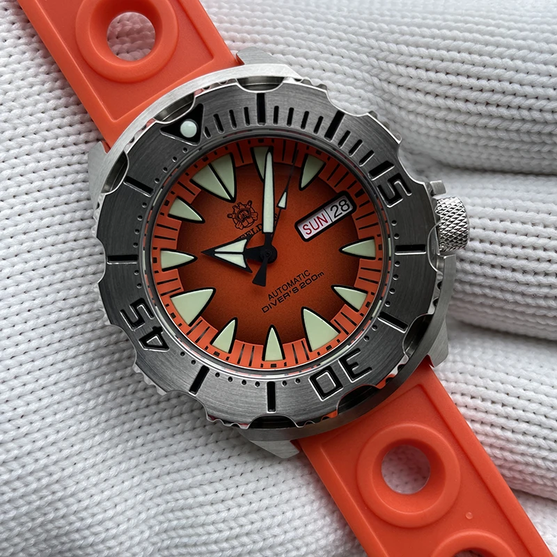 STEELDIVE Men Automatic Watch 42.2mm Mechanical Wristwatch Diver 20ATM C3 Luminous Sapphire NH36 Gradient Monster Dial Week Date