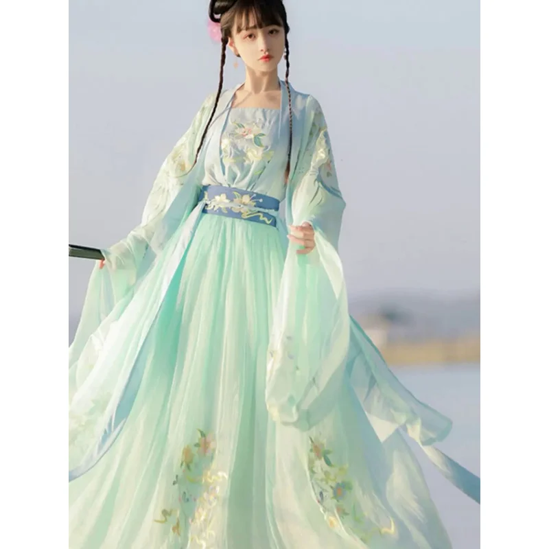 

Женское традиционное платье Hanfu с вышивкой в старинном китайском стиле