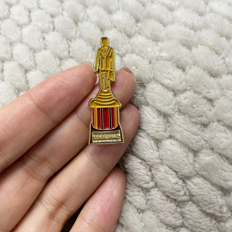 The Office TV Show MichaelSc0tt Dundie Award Trophy Gift enamel pin badge