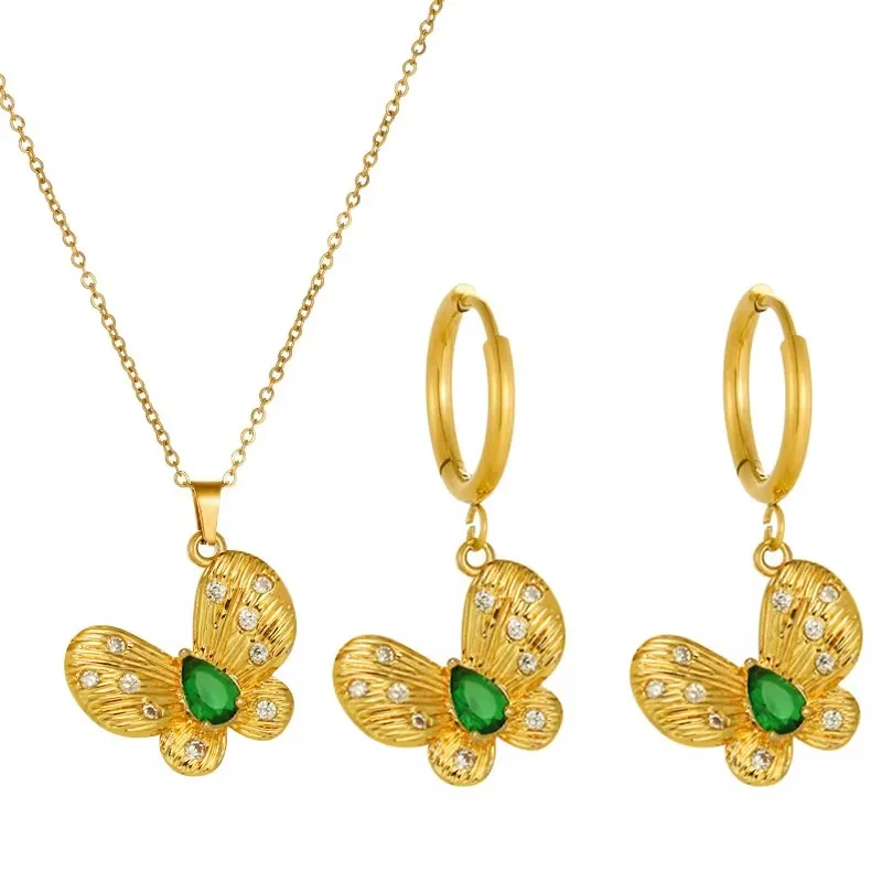 Conjunto de Colar e Brincos Clássicos GANEMLY com Zircônia em Formato de Borboleta para Mulheres, Banhado a Ouro 18K PVD, Aço Inoxidável, Joia Exquisita para Festas, Presente