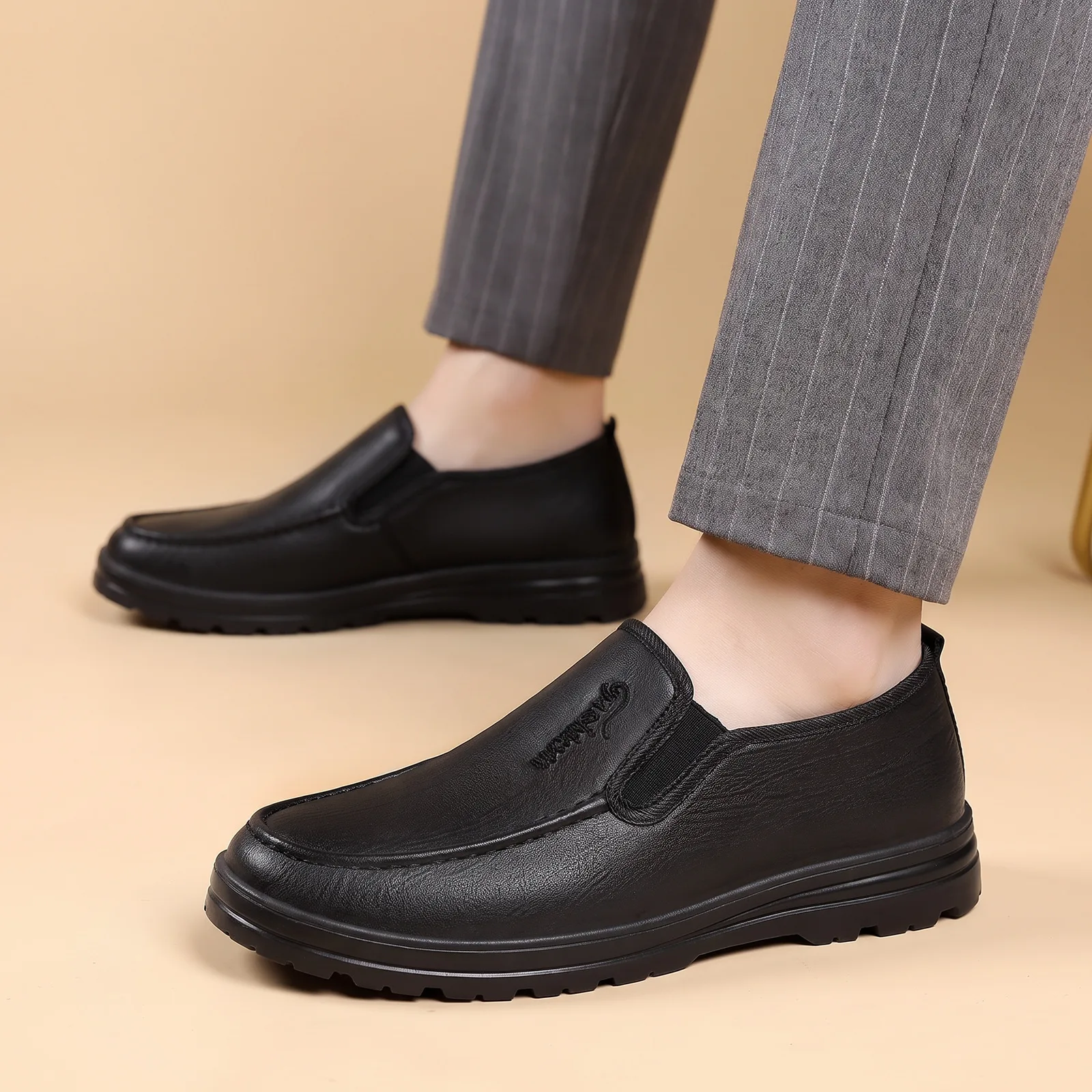 Herren Winter Warme Freizeitschuhe Slip-On mit Mikrofaser-Obermaterial, Fleece-Futter, Rutschfester Dicker Sohle, Loafer-Stil, Alltagsschuhe zum Gehen – Detail 4