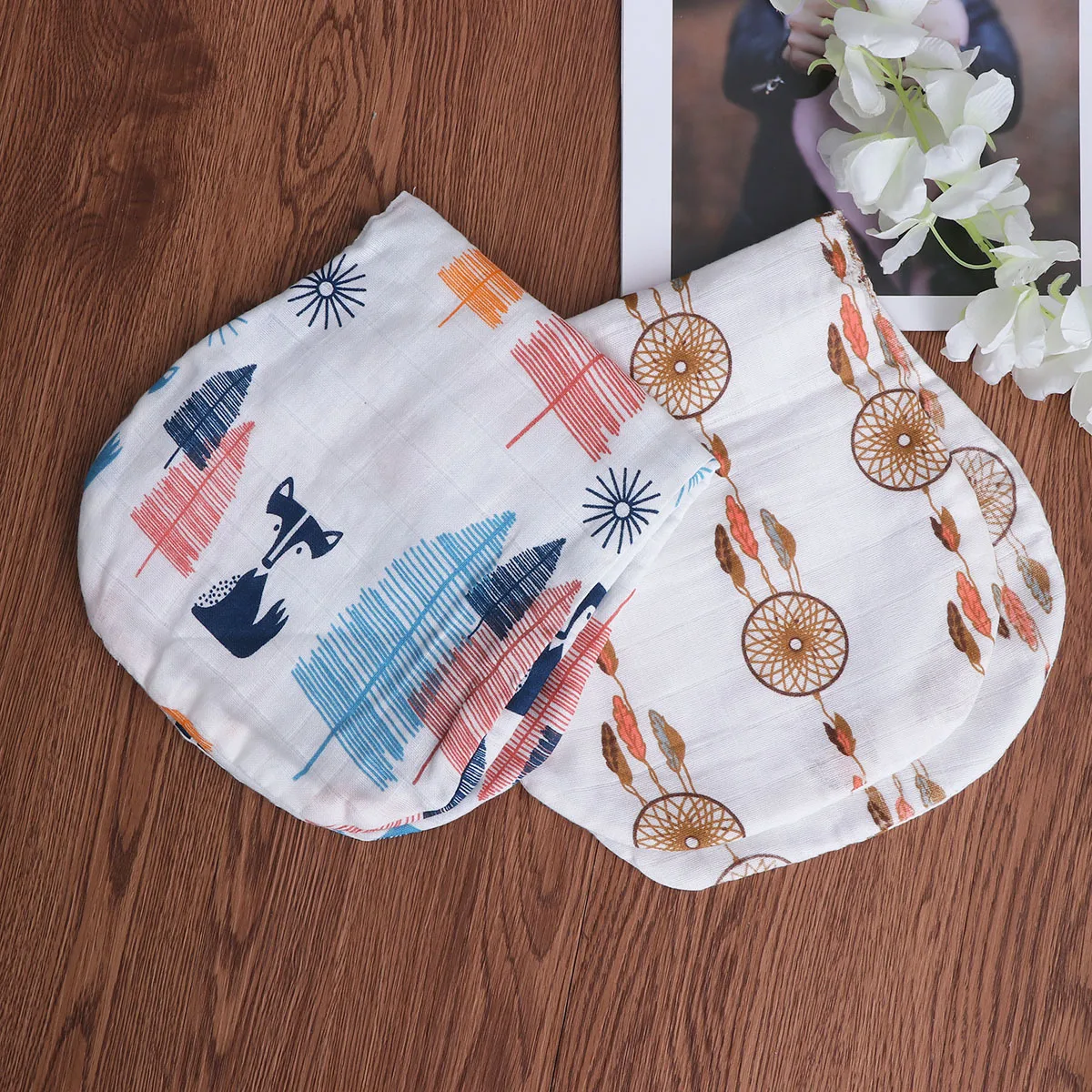 

2Pcs Large Absorbent Baby Burp Cloths Curved Contoured Cotton Burping Towels Soft Durable Shoulder Bibs Baby Burp Cloths