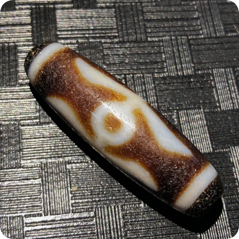 Magic Tibetan Old Agate Dragon Skin Guiren Tairen totem dZi Bead 15*50mmD007