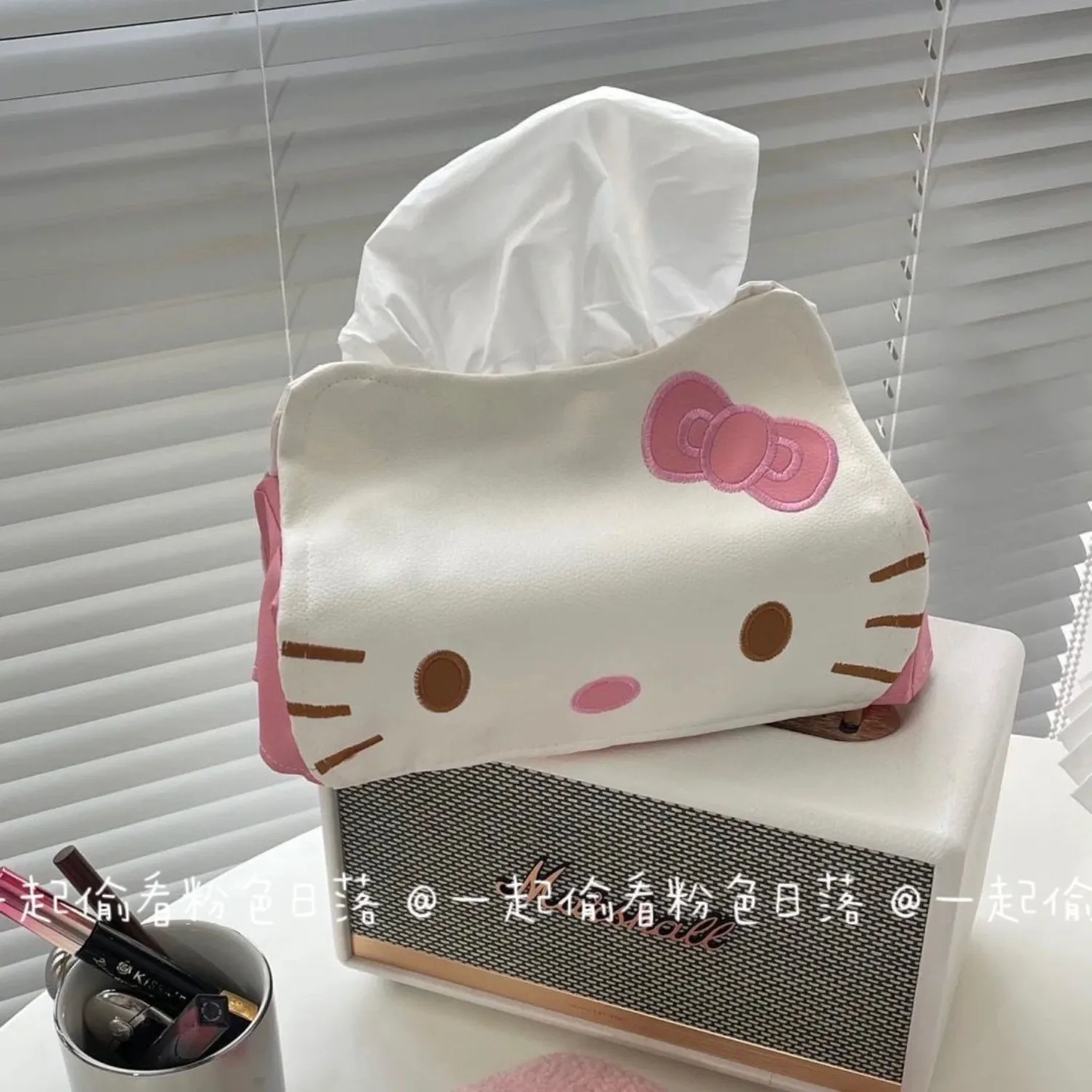 

Cute Sanrio HelloKitty High Aesthetic Tissue Box Cover for Living Room Bathroom Ins Style Kawaii Cartoon Anime Holiday Gifts