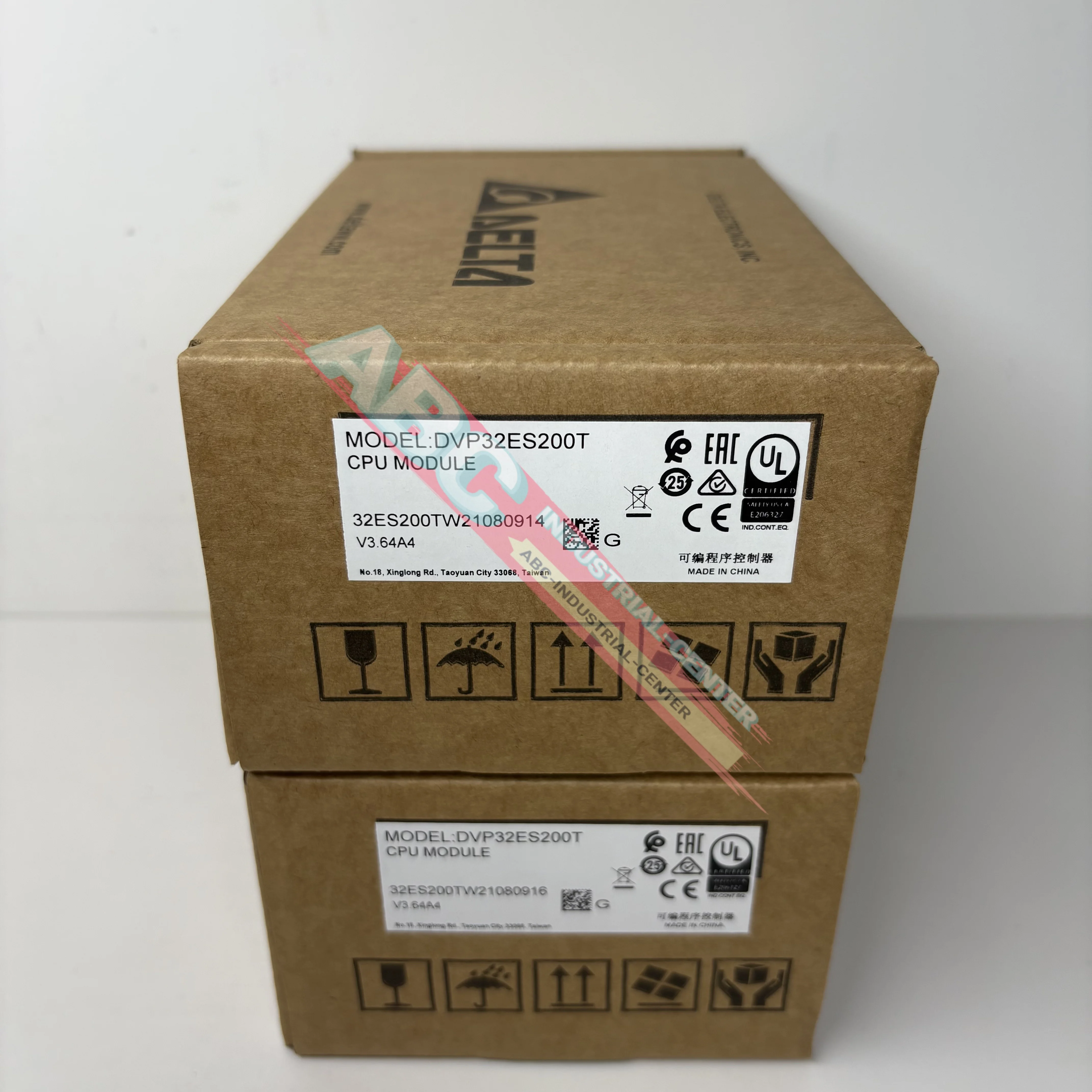 

Программируемый логический контроллер DVP32ES200T, 100% новый