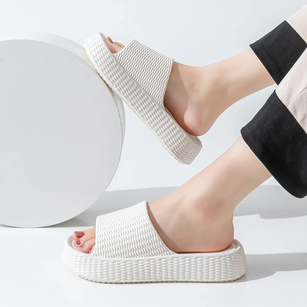 Zapatillas de EVA suaves de Color sólido para mujer, zapatillas planas antideslizantes con punta abierta, zapatos antiolor, zapatillas de baño para niñas