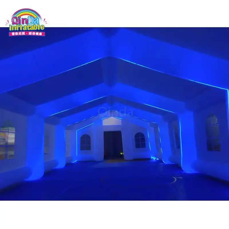 Aangepaste 200 vierkante meter opblaasbare feesttent met LED-verlichting