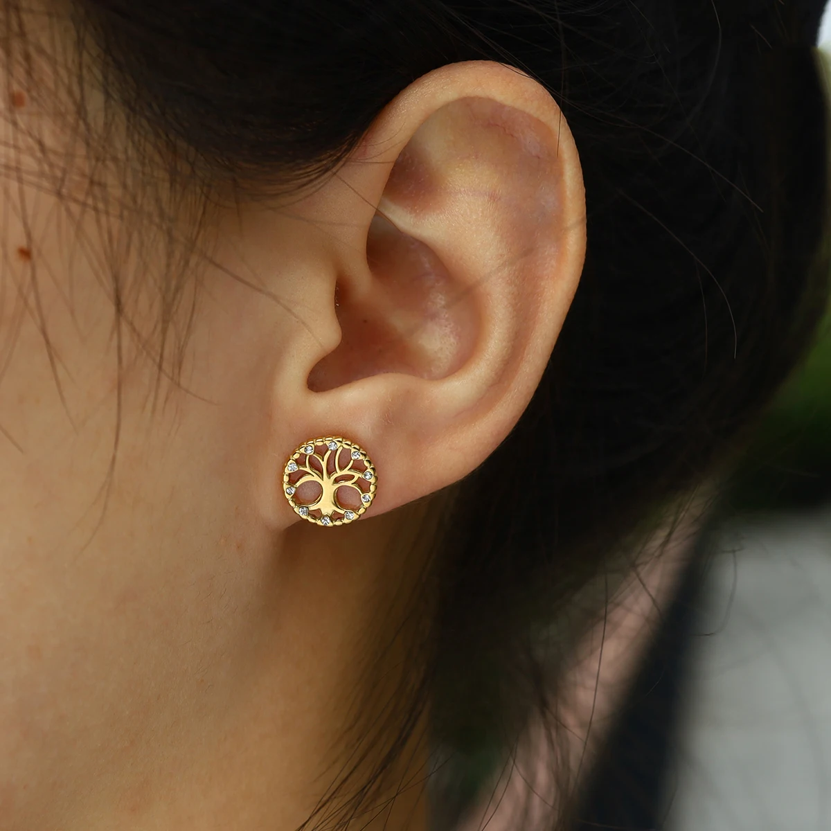 

WILD & FREE Trendy Stainless Steel Round Hollow Stud Earrings for Women Exquisite Crystal Sweet 18K Gold Plated Jewelry