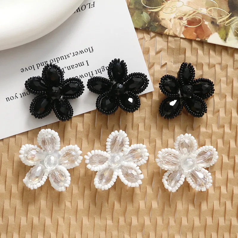 

2Pcs/Lot White Black Small Beads Flower Patches Applique Sew on Beaded Earring DIY Accessories Clothes Shoes Bags Patches