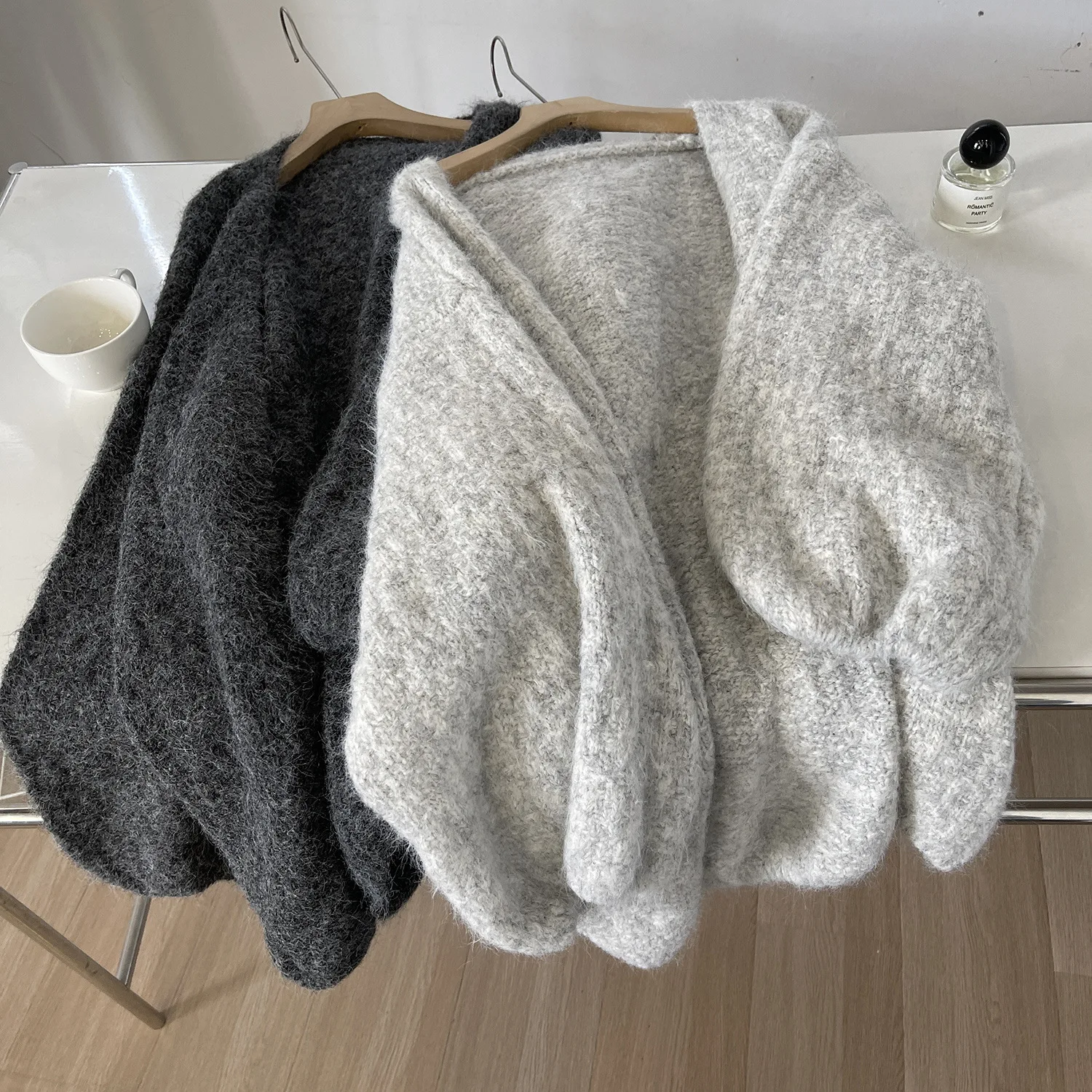 

Women Lantern Sleeved Oversize Cardigans Spring Autumn None Buttons Long Sleeve Color Solid Knitwear Retro Loose Casual Sweater