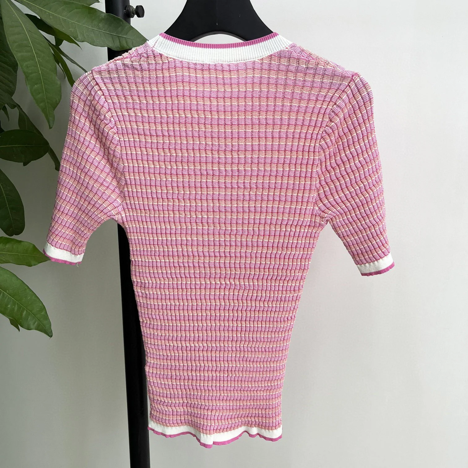 Pink knitted sweater, women\'s fine plaid pattern, contrasting round neck, sweet French style, M family, spring/summer 2024