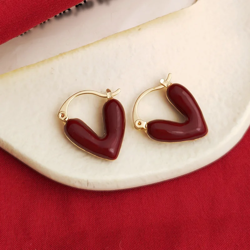 Trendy Party Letter V Shape Dangle Earrings for Women Red Enamel Lovely Heart Drop Earrings for Women Sweet Statement Jewelry