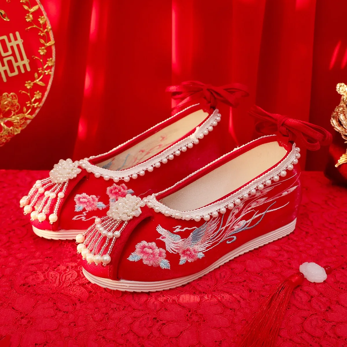 New Round Toe Tassel Xiuhe Wedding Shoes Women Low Heel Hidden Wedge Embroidered Chinese Bridal Hanfu Shoes