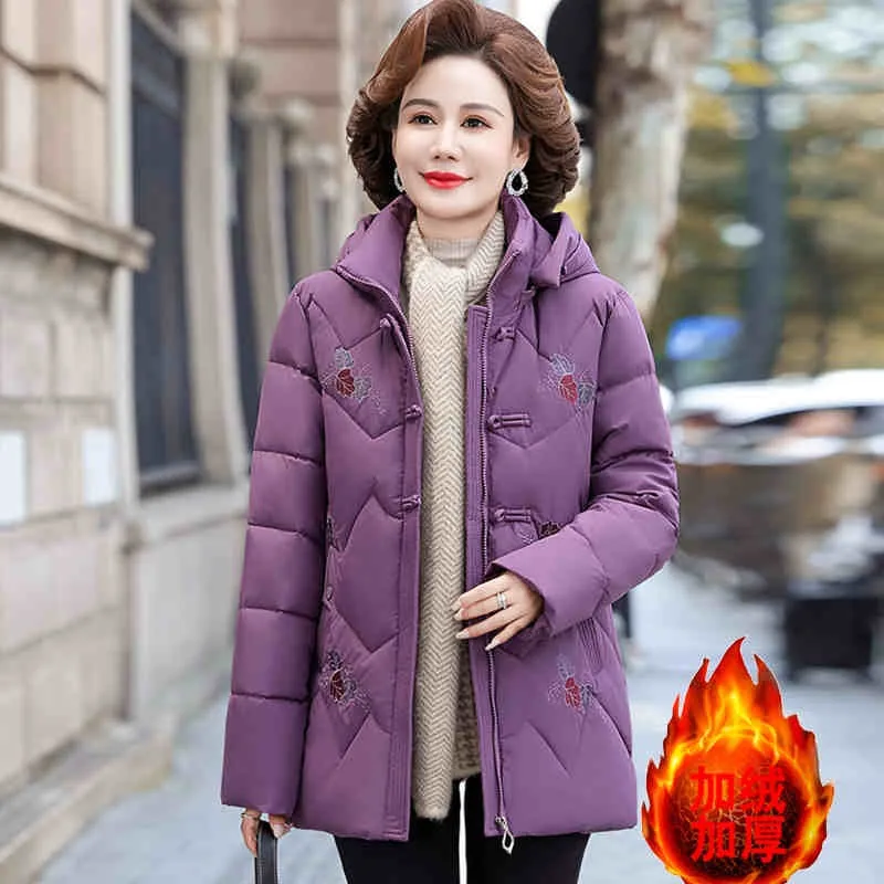 Mom Winter Down Padded Jacket Female Overcoat Fashion Loose Hooded Warm Parka Women Thicke Embroidered velvet Cotton Jacket