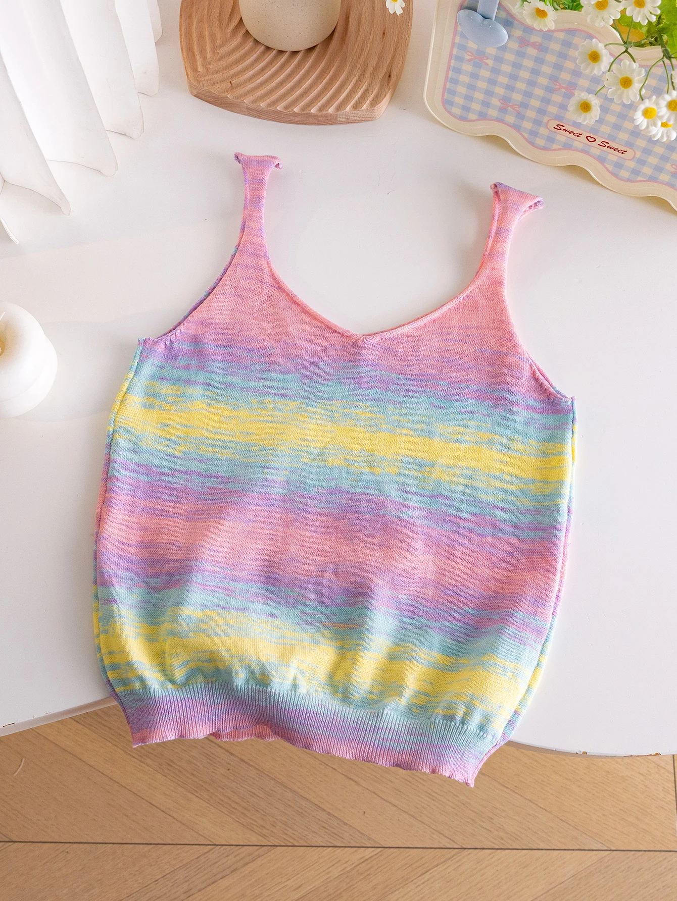 Girl's Cute Style Gradually Changing Color V-Neck Knitted Vest Thin Sleeveless Sweater
