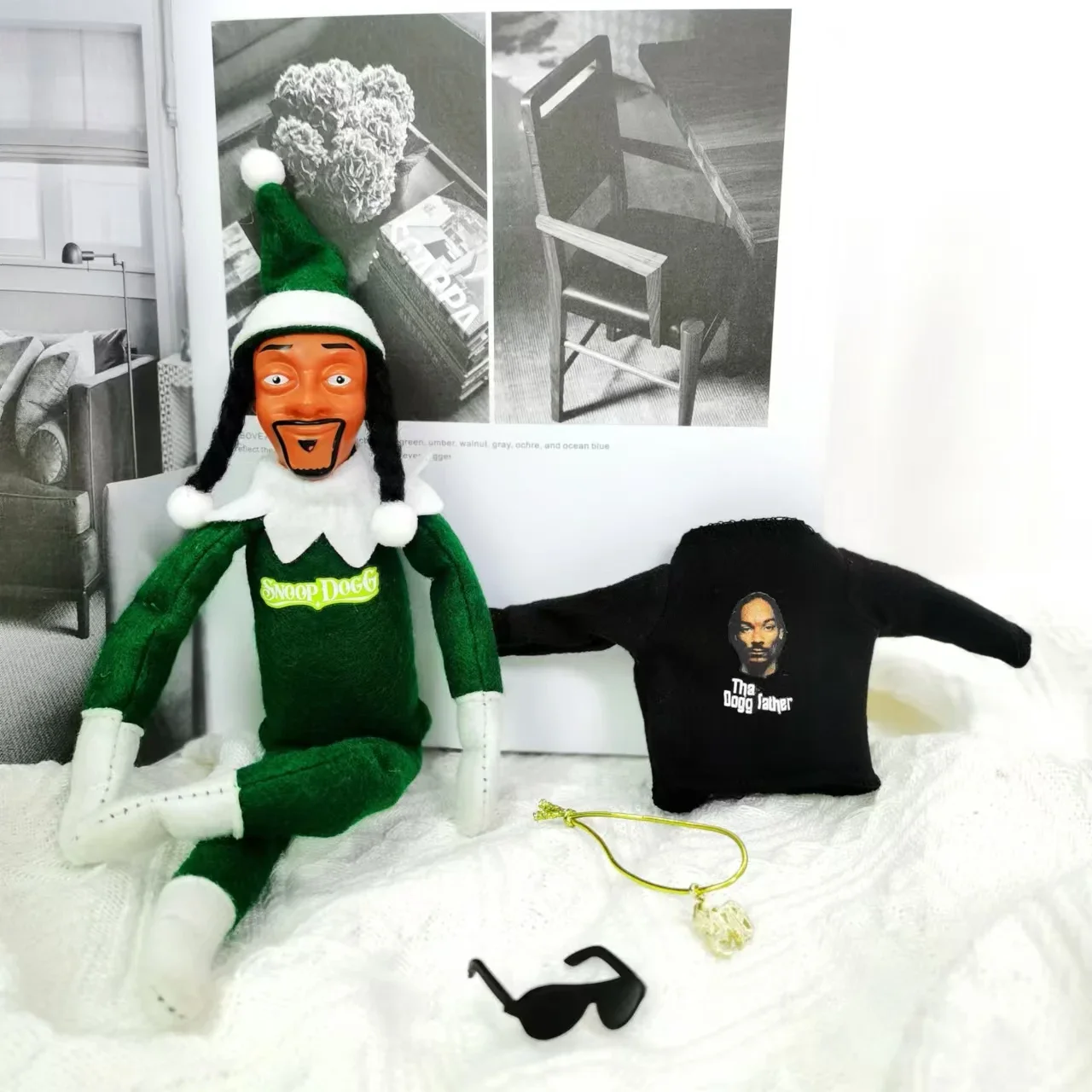 1/2pc snoop dogg snoop em uma tempestade elfo de natal brinquedos de pelúcia prateleira decoração inclui elf brinquedo tshirt óculos de sol e colar brinquedo