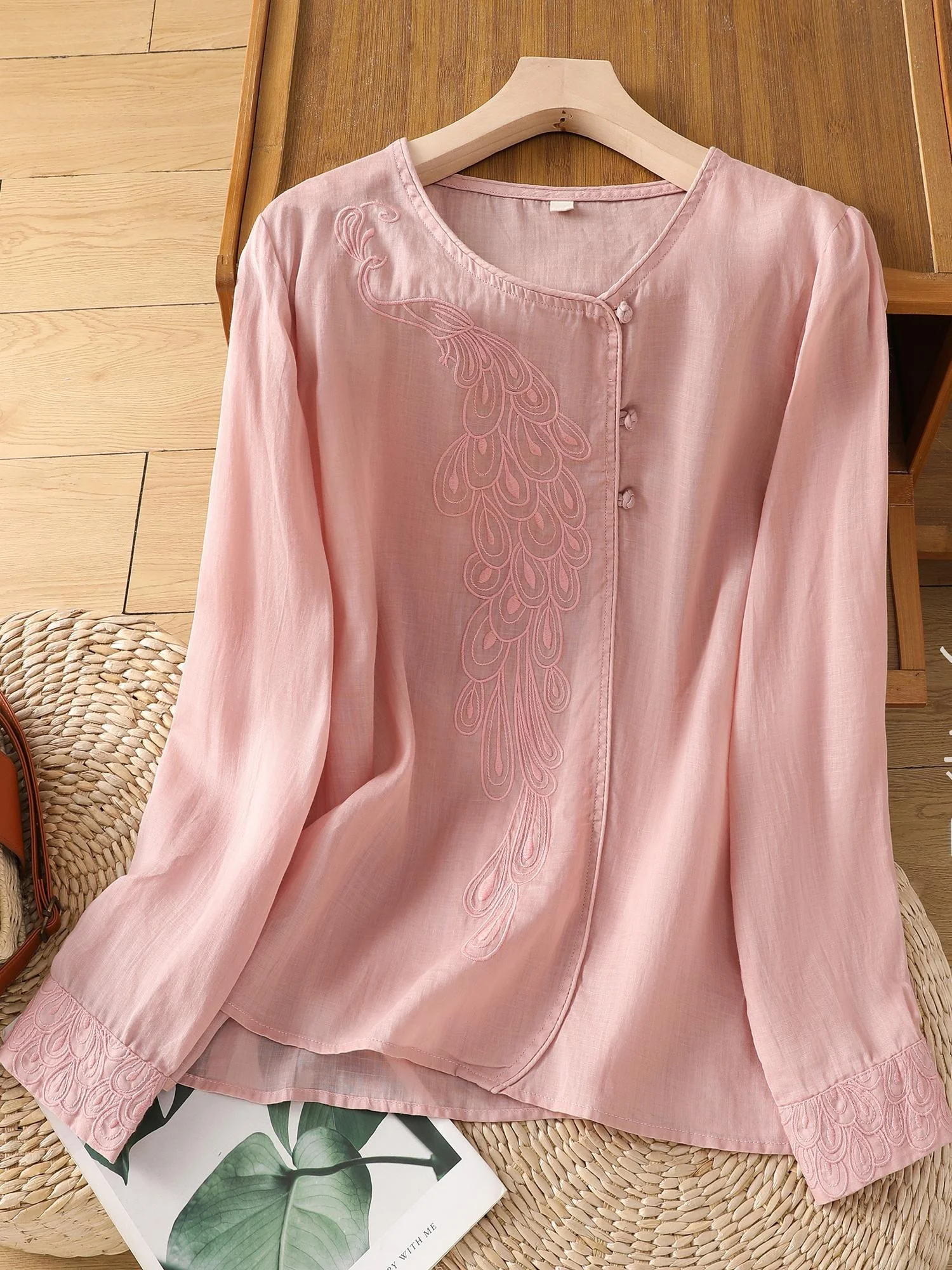 

High-End Chinese Style Cotton Linen Long Sleeve Embroidered Loose Slimming Shirt Trendy Button-Up Top for Women