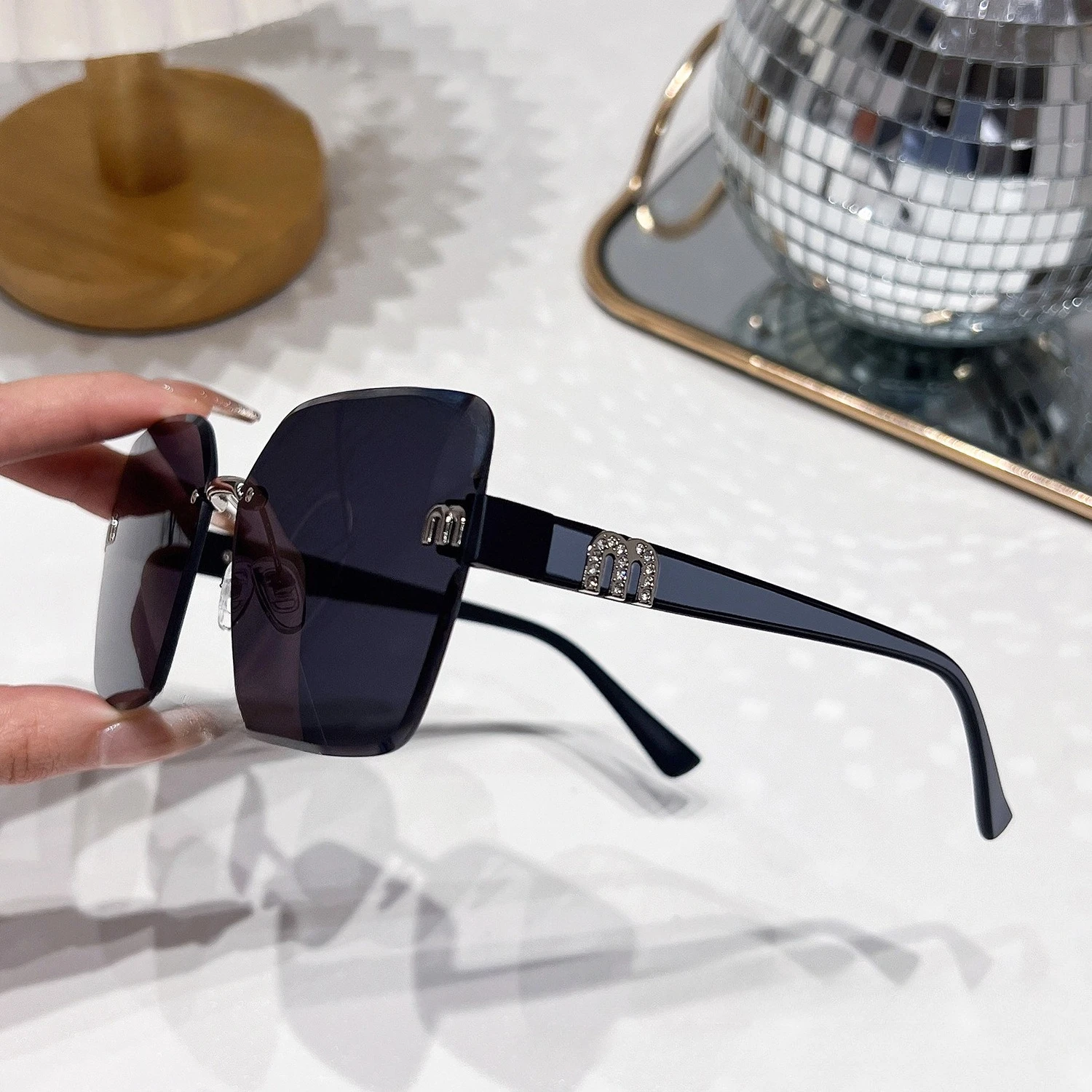 

Солнцезащитные очки без оправы с кристаллами, дизайнерские очки с бриллиантовыми вставками, роскошные очки с защитой от ультрафиолета, стильные.