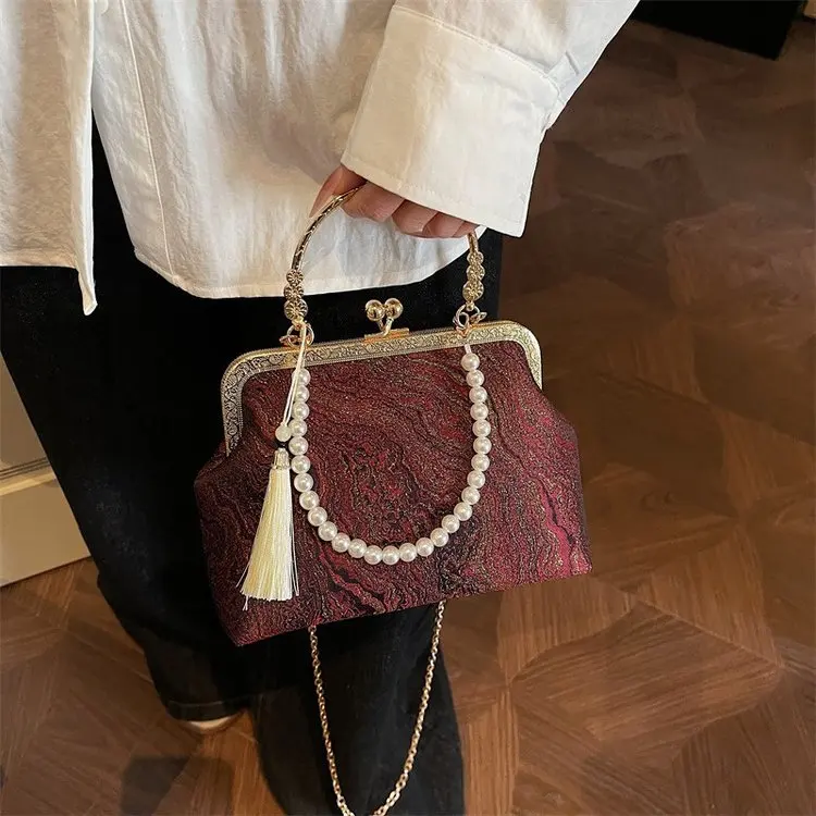 

Exquisite Luxury Designer Evening Handbags For Women Silk Embroidery Pearl Beads Cross Body Bag For Wedding Dinner Party