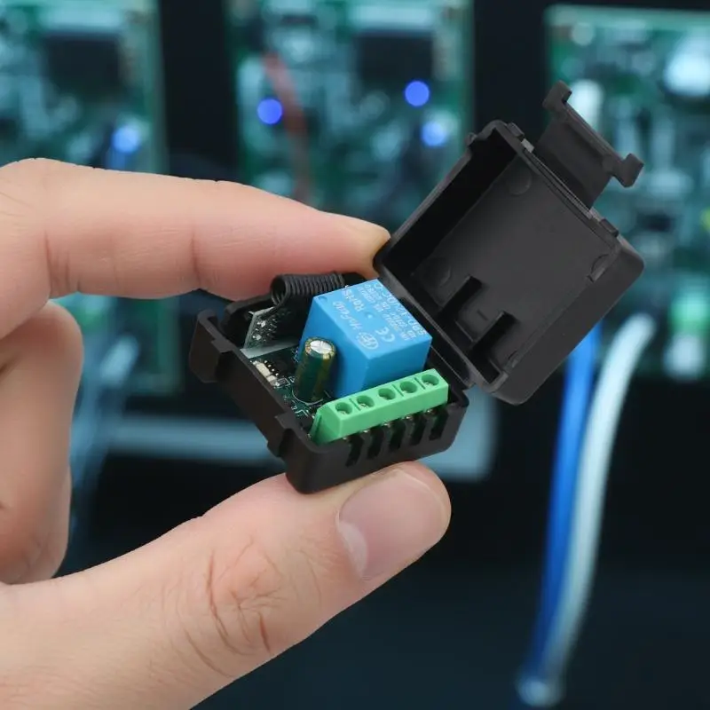 @*DC12V Wireless Relay Control Board 433.92M Remote Module Interlock Feature for Motor Lamp Electric Door Lock
